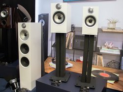 B&W�A����X�s�[�J�[�u�V600�V���[�Y�v�B�R���e�B�j���A���E�R�[�������͋@����p���^�y�A9���~����