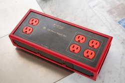 クリプトン、5面に特殊カーボンを張るフラグシップ電源ボックス「PB