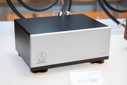 �I�[�f�B�I�e�N�j�J�AART1000�̐��\���ő�������o�������g�����X�uAT-SUT1000�v�B��50���~