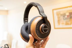 ���w�b�h�z���Ձ�ULTRASONE�̊J���^�w�b�h�z���uEdition 11�v����PATHOS�̃A���v�Ŗ炷