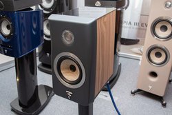 FOCAL�A�ŐV�X�s�[�J�[�gKanta�V���[�Y�h�g�[�B�u�b�N�V�F���t�uN�K1�v���o��