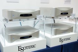 ��TIAS���G�\�e���b�N�A�Ǝ��f�B�X�N���[�gDAC�̗p�uD1X�v�ƐV�h���C�u���J����SACD�g���|�uP1X�v