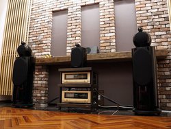 ��������J�ÁB�z���ނ̔z�u�Ɖ����ω����������鎎����uAcoustic Audio Forum�v���Q���ҕ�W��