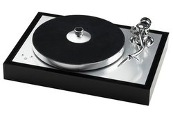 Pro-Ject�A�I���g�t�H��100���N���L�O�����A�i���O�v���[���[�B����J�[�g���b�W��W������