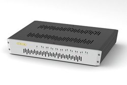 SOtM�̃l�b�g���[�N�X�C�b�`�usNH-10G�v�w���ŁA���t�@�C�o�[�P�[�u���Ȃǂ����炦��L�����y�[��