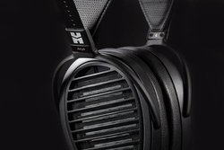 HIFIMAN�A���͋@���l�̋ɔ��U�����̗p�������ʋ쓮�w�b�h�z���uArya�v