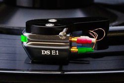 DS Audio�̌��J�[�g���b�W�Z�b�g�uDS-E1�v���[���x���B��2�����ŔN�ԑz�萔�ɋ߂��I�[�_�[