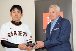 �ǔ����l�R�ƃI�t�B�V�����T�v���C���[�_�����������n�[�}���A�v���싅�g���lVS��_�h��ŁuJBL Day�v���J��