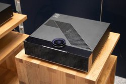 �����A�uSelekt DSM�v�ɐV���W���[��7���f���BKATALYST DAC���ځuAKURATE EXAKTBOX-I�v��