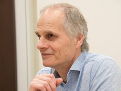 FYNE AUDIO��CEO�����A�X�s�[�J�[�J�����O �| ����Ńo�����X�ǂ��点�郂�f����ڎw��