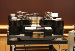 �����`�I�[�f�B�I�V���E��TechDAS�̊��̓^�[���e�[�u���uAir Force ZERO�v�ȂǓ��{�u�����h�̃f��������