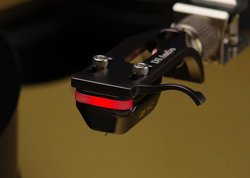 DS Audio�̌��J�[�g���b�W���r�����ł���C�x���g�������A�[�g�N���[�ŊJ��