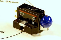 ZYX�A�V�����g���[�E�_���s���O�\�����̗p����MC�J�[�g���b�W�uUltimate-�V��v