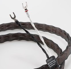 inakustik�A�g��C�≏�h���̗p����AIR�e�N�m���W�[�P�[�u���̃G���g���[���f���uLS-804 AIR�v