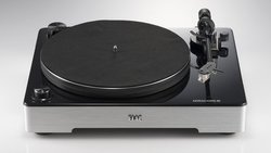 ELAC�A�V�^�[���e�[�u���uMIRACORD 60�v�B���j�o�[�T���V�F��/�J�[�{�����g�[���A�[���̗p