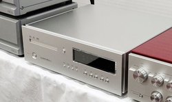 �����n�C�G���h�����b�N�X�}���A�V�f�W�^���v���[���[�uD-03X�v�uD-10X�v��������I��