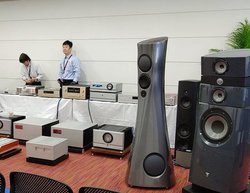 �����n�C�G���h�����Ő��E����I�I �A�L���t�F�[�YE-800�A���b�N�X�}��D-10X������������