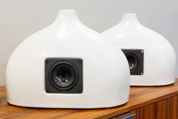 �^�C�����[�h�A�V�u�����h�uArchitectura�v�ݗ��B�M�y�ăX�s�[�J�[�ȂǑ��e���i���\