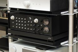 ��2019TIAS���ďo�g�I�[�f�B�I�t�@�C���������グ���u�I���v�̃e�[�v�A���v�^Mola Mola�ŐVDAC