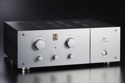 �I�[�f�B�I�m�[�g�A�t�H�m�����v���A���v�uM7 Heritage�v�B440���~��12������