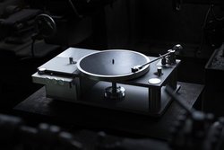 �R�I�����A���̃A�i���O�v���[���[�uAP0�v���J���B�󒍐��Y�ŉ��i��200���~