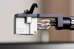 PDN�A�J�[�g���b�W�u�����hPLATANUS�Ɣ̔����㗝�X�_������