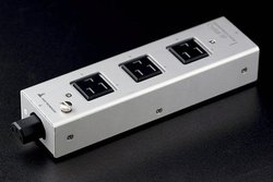 ���鐸�H�ACrystal�V���[�Y���̘A���d���^�b�v�uCrystal 3P�v�B���ʌ���œd���P�[�u���Z�b�g��