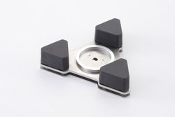 �E�F���t���[�g�A�Ǝ��݂̒�\���ɂ��O�p�`�̃C���V�����[�^�[�uWELLDELTA�v����