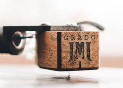 GRADO�AMI�J�[�g���b�W�uTimbre�v�V���[�Y�ɃW�����ރn�E�W���O��4���f��