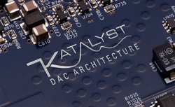 LINN�AKATALYST�A�b�v�O���[�h���ĊJ�BAKM�Ђ̋��͂ɂ����苟�����\��