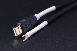 ���鐸�H�A�A�[�X�P�[�u���uClone1/2�v��Y���O-USB�[�q�̗p���f���BPC�I�[�f�B�I�p�r�ȂǑz��