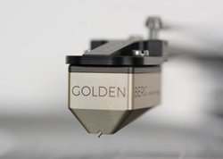 �X�C�X�̎��v�E�l�ɂ��V�A�i���O�u�����h�uGOLDENBERG�v�n���B��1�e��45���~��MC�t�H�m�J�[�g���b�W