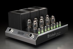 McIntosh�A70���N�p���[�A���v�̌�p���f���uMC1502�v�B����d�l�̂܂܍ŐV�f�U�C�����̗p