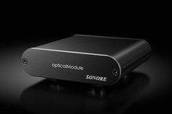 SONORE�A��LAN�R���o�[�^�[�uopticalModule Deluxe�v�B100/10Mbps�ɂ��Ή�