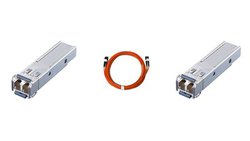 DELA�ASFP�|�[�g���ڋ@�퓯�m�����ڑ�����I�v�V�����Z�b�g�uOP-SFP�v