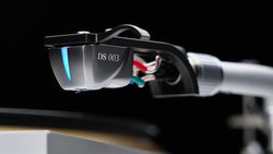 DS Audio�A�t���O�V�b�v���f���ɑ����g��3����h���J�[�g���b�W�uDS003�v