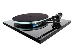 Rega�A�A�i���O�v���[���[�uPlanar 3/2/1�v�ɉ������������uMK2�v���f��