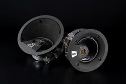 ELAC�A�uVELA�V���[�Y�v�̊�{�d�l�𓥏P�����J�X�^���E�C���X�g�[���X�s�[�J�[�uVERTEX SERIES 3�v