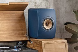 KEF�A�ΏۃX�s�[�J�[�w���Łu�I�ׂ邨���񂹃O�����M�t�g�v�����炦��L�����y�[��