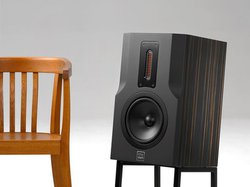 ��FINK team�A�������e�̃X�^���h��̌^�X�s�[�J�[�uKIM�v