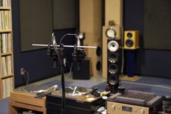 �g��C�^���h�̎������|�[�g���uJAS�W���[�i���v�Ɍf�ځB�}�C�N�ʒu�ɂ����^���̒�����׉�����