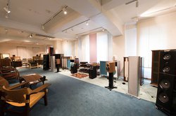 �T�E���h�N���G�C�g�APIEGA��OCTAVE���i�̓W���E���������{