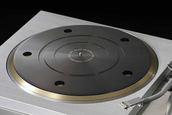 �T�G�N�A����̋������H�Z�p�ŕ��������\���b�h�^�[���e�[�u���}�b�g�uSS-300Mk2�v