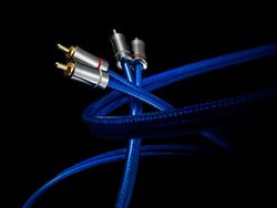 �]�m�g�[���A�gGranster�h�V���[�Y�̐V�C���^�[�R�l�N�g�P�[�u���uGranster AC-1001�v