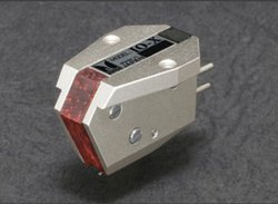 �I�[�f�B�I�E�m�[�g�A���d�R�C���ɏ������p����MC�J�[�g���b�W�uIO-X�v