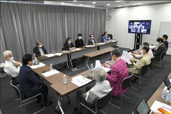 uI[fBI@2022vRJÁBu𒵂˕ԂA̐iɌb܂ꂽNv