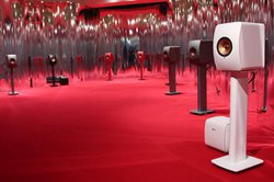 KEF�ALS50 Wireless II���g�����V���o�C���X�^���[�V�����BDESIGNART TOKYO2021�ɂ�