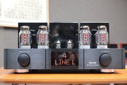 ��TIAS���g���C�I�[�h�A�V�A���v�uEVOLUTION�v���I�^�t�F�[�Y���[�V�����́u211�v���ڃ��m�����p���[���Q�l�o�i