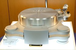 ��TIAS���G�\�e���b�N�gGrandioso�h���̃^�[���e�[�u���uT1�v����@�W���^CH Precision���E���W���v���[���[��