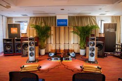 ��OSAKA Session���g�b�v�E�C���O�A�׌a�̃P�[�u���J���𔭕\�^fidata��CD�g���|������I